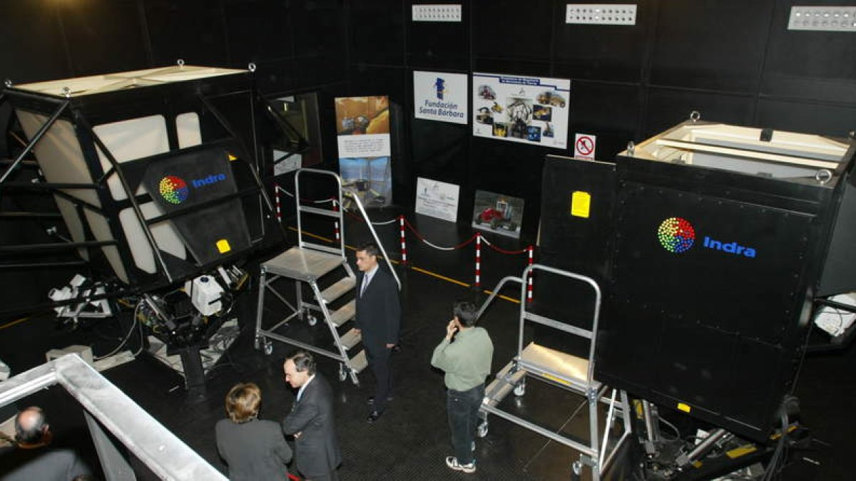 Imagen de archivo de varios simuladores empleados en la Fundación Santa Bárbara.