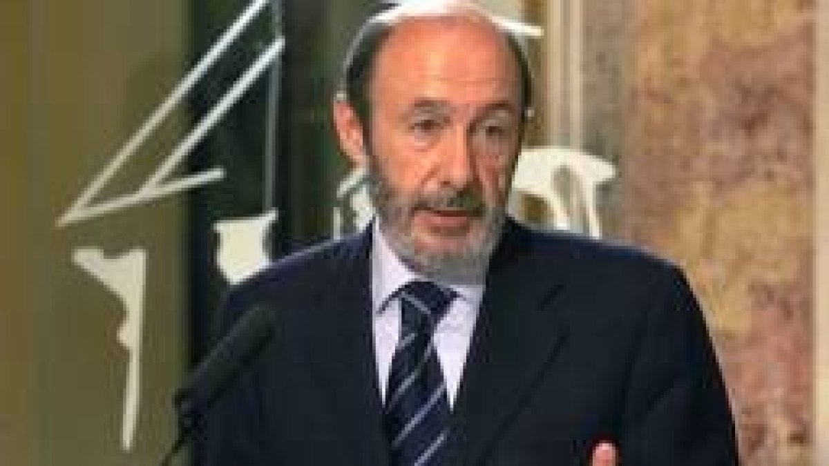 El ministro comunicó desde el Congreso de los Diputados las intenciones de ETA para esta semana