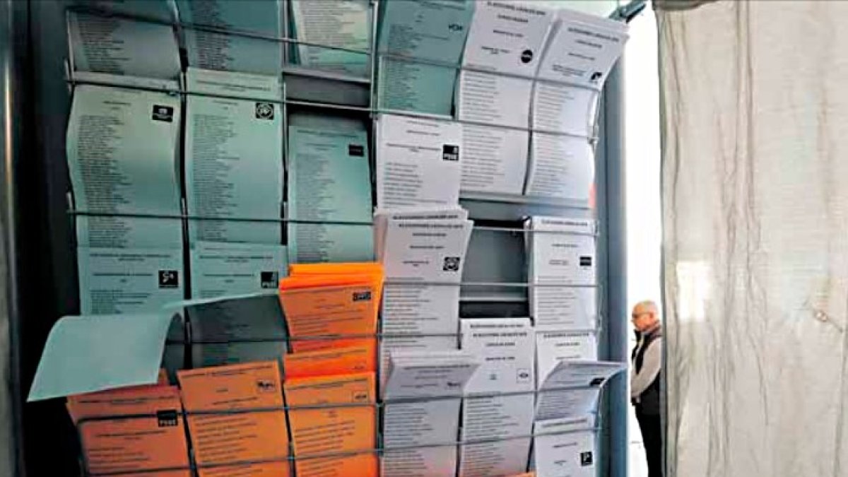 Papeletas de las anteriores elecciones generales. DL