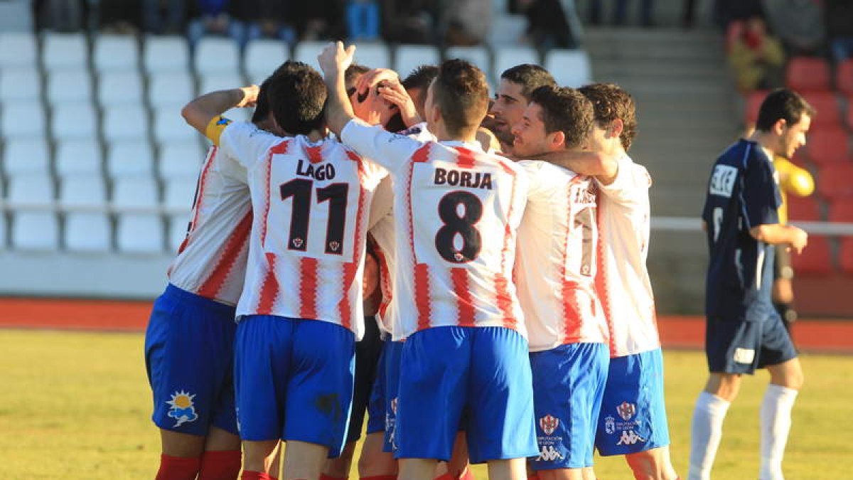 El equipo rojiblanco está soprendiendo a los gallitos a domicilio en este inicio de temporada.
