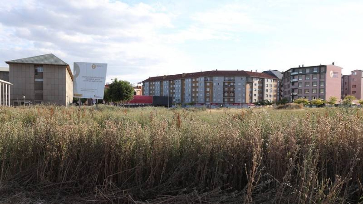 Una de las parcelas municipales en la zona de Eras