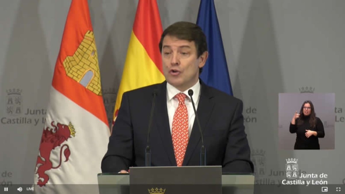 Alfonso Fernández Mañueco durante la comparecencia en directo que ha tenido lugar tras el anuncio de la convocatoria anticipada de elecciones. JCYL
