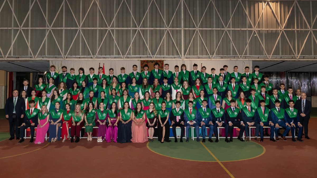 El Colegio Leonés celebra la graduación de 100 alumnos de Bachillerato