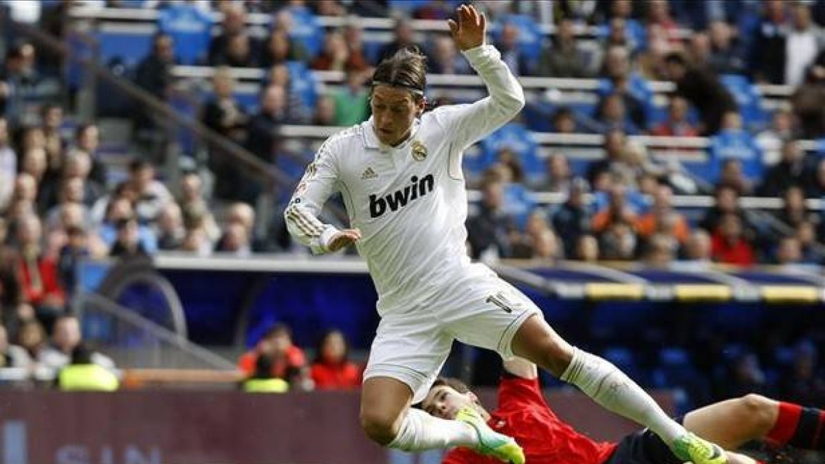 Özil, durante un partido ante Osasuna.