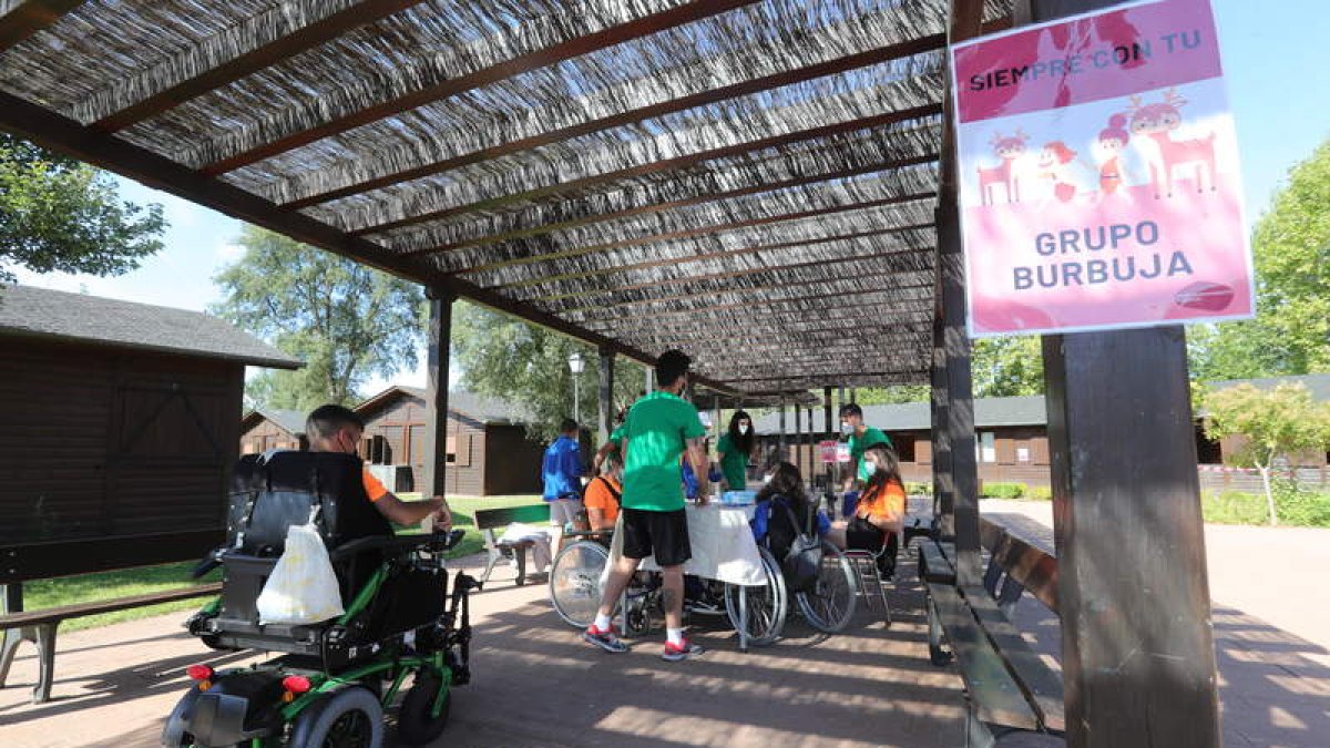 Los menores han participado en actividades seguras de ocio sin barreras en grupos burbuja. ANA F. BARREDO