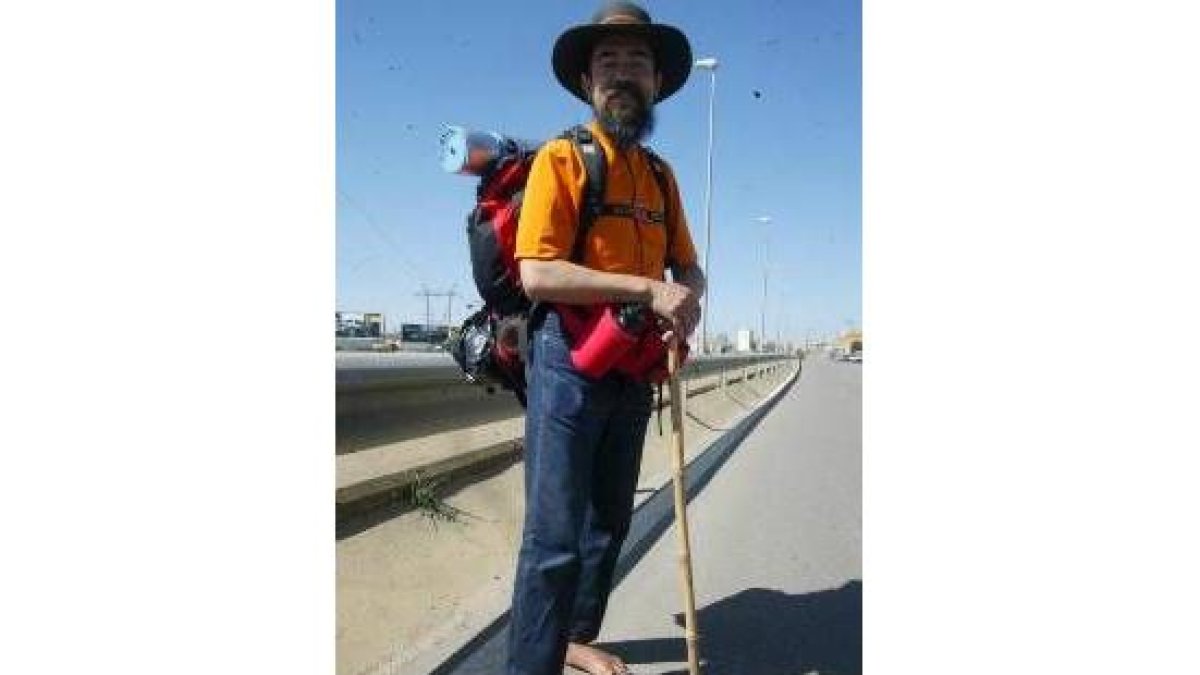 Renato Alvarado pasó este fin de semana por León: «Toda mi vida he caminado descalzo».