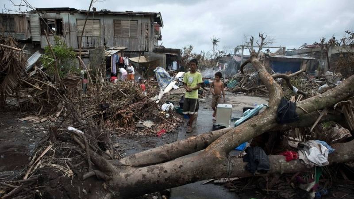 Imagen del deterioro producido por el tifón el la ciudad de Tacloban.