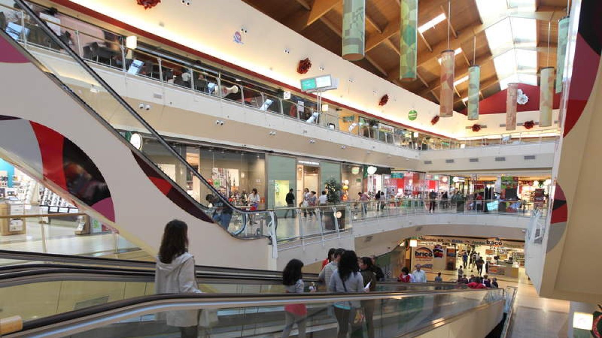 El suceso se produjo en este centro comercial. ANA F. BARREDO