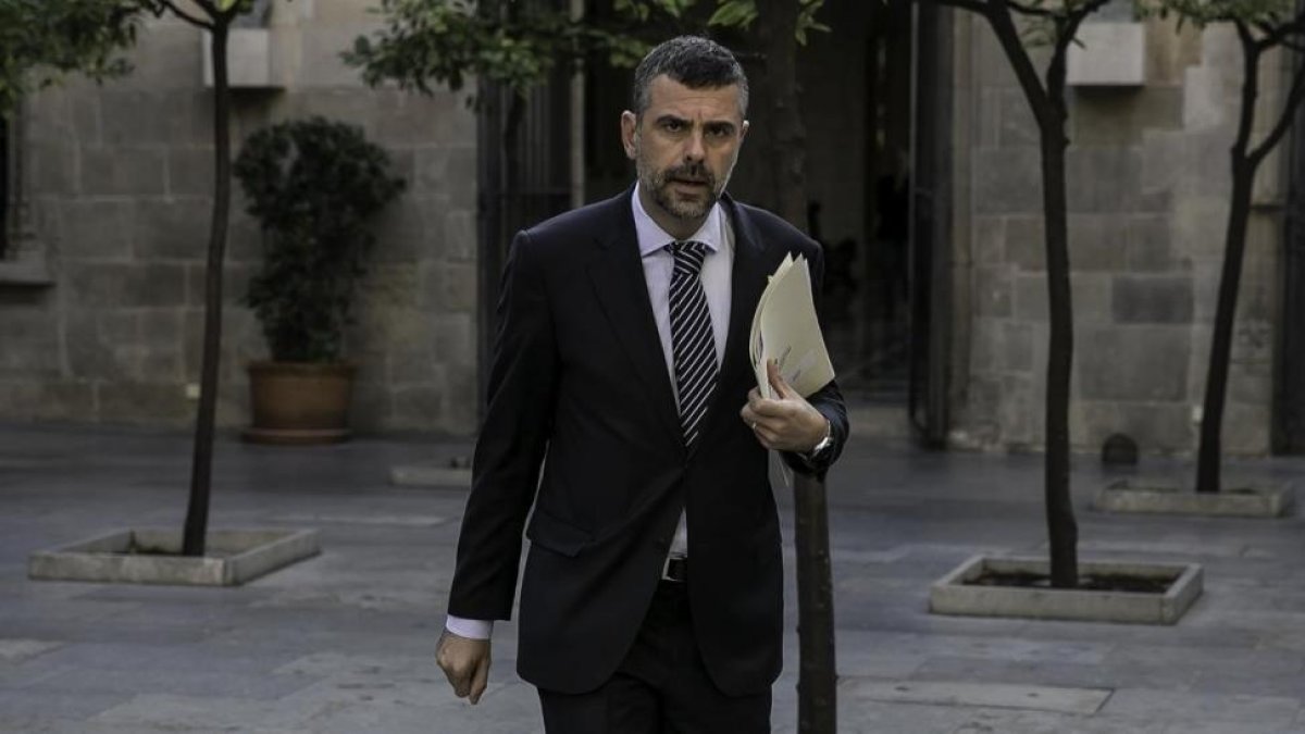 Santi Vila se dirige a una reunión del Govern, el pasado 17 de octubre.