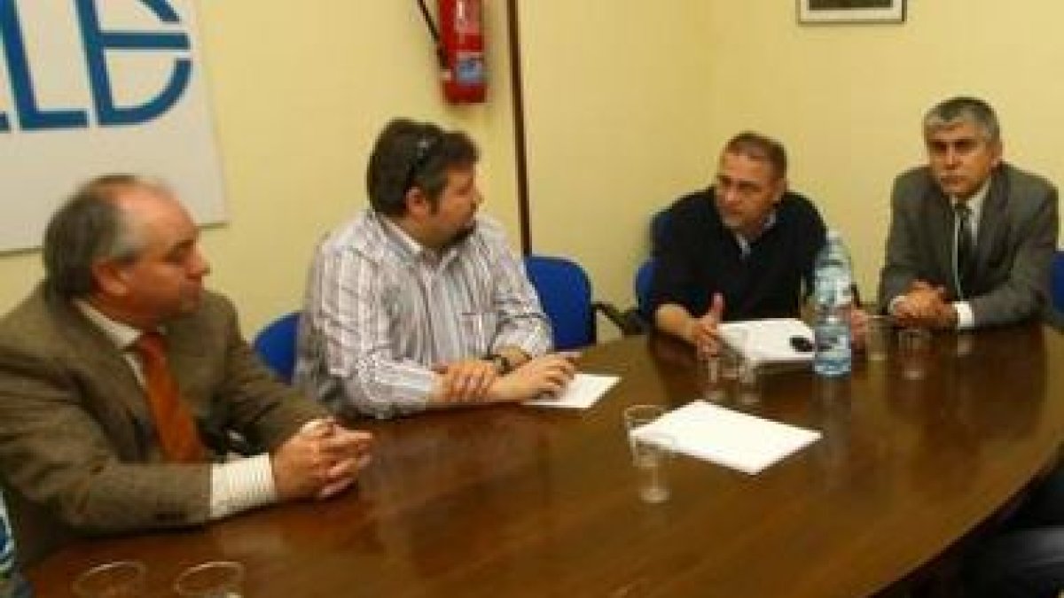Los portavoces de la Fele, el miércoles con los del grupo socialista
