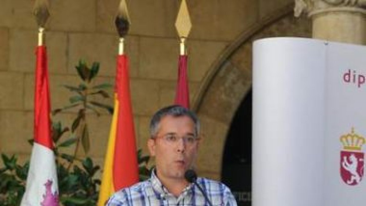 López Benito presentó ayer la primera edición de la carrera Camino de Santiago.