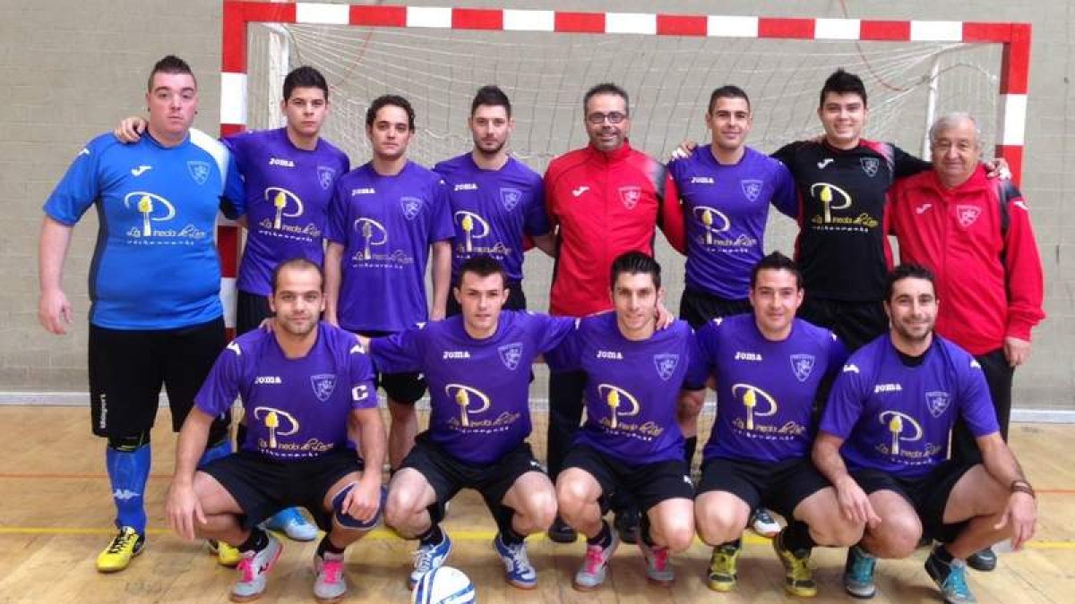 Formación del equipo del Restaurante La Pineda que disputa la competición de Liga de la Asolefusa.