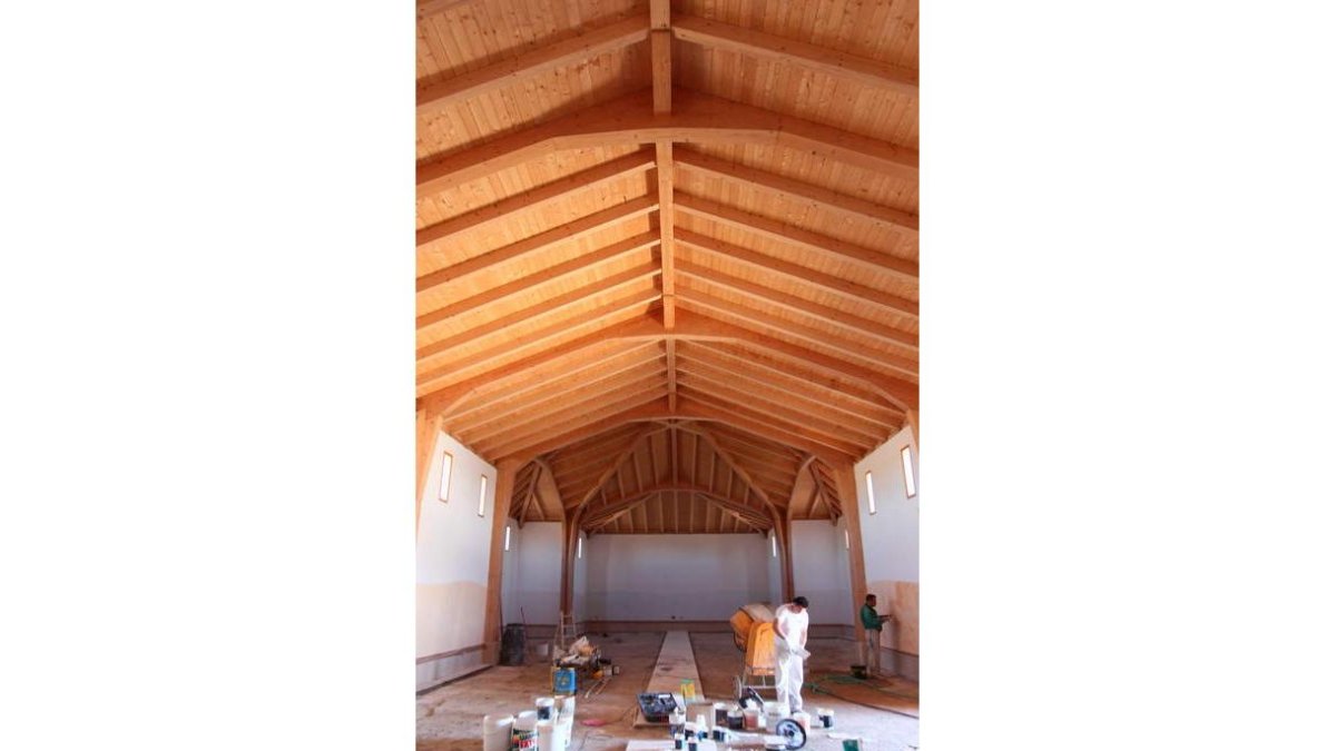 El artesonado de madera de pino es espectacular.
