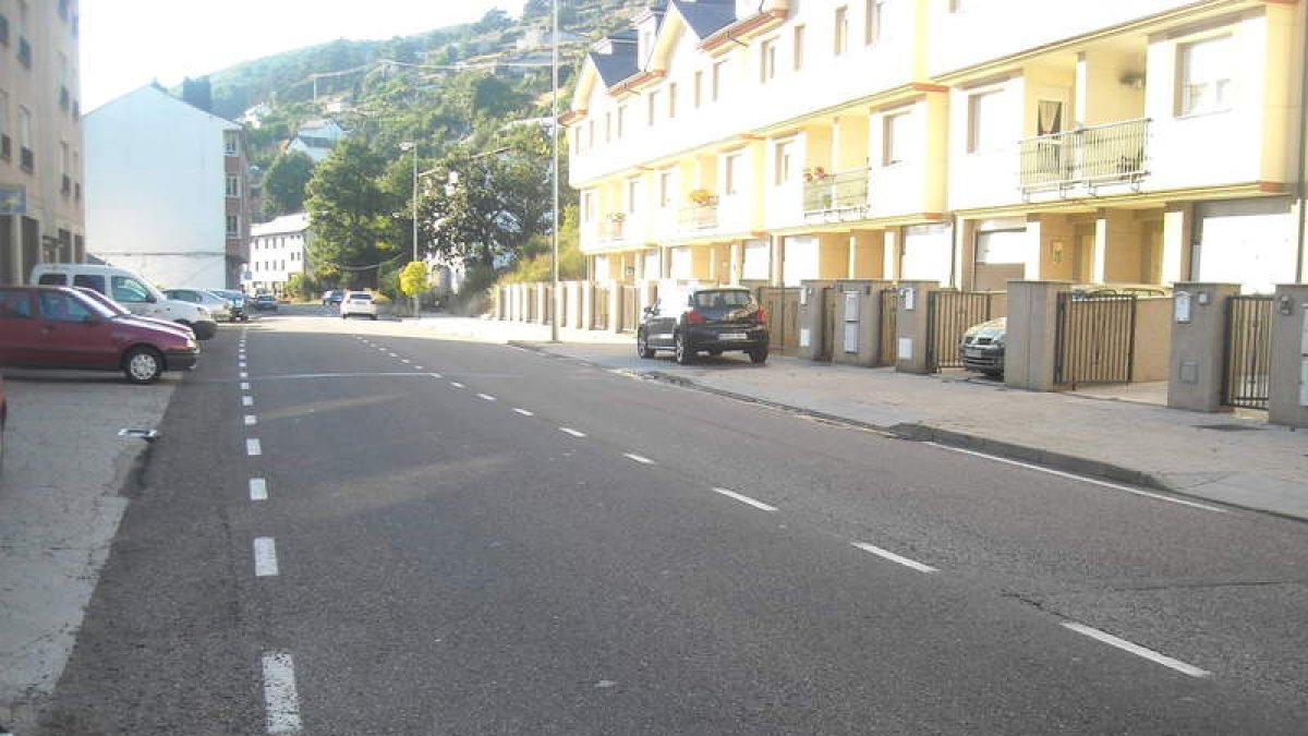 Uno de los accesos a Villablino por donde actualmente circulan vehículos pesados.