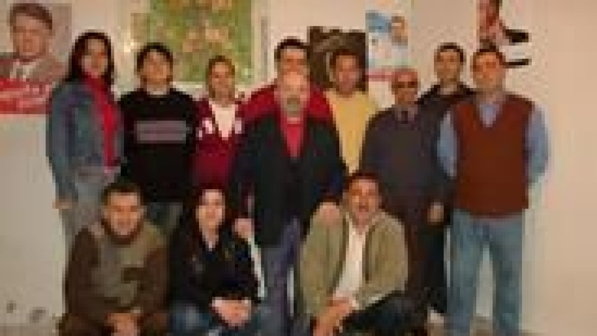 Una foto de «equipo» de la candidatura del PSOE en Santa María