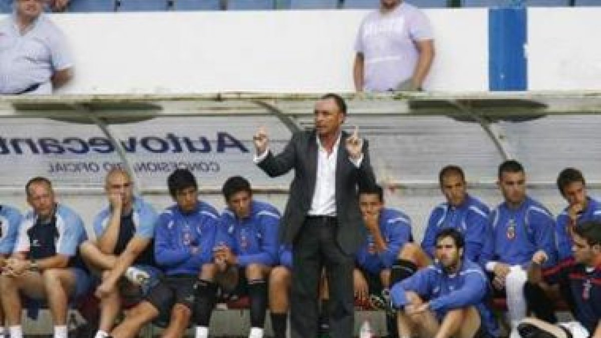 Yosu Uribe sigue probando para conseguir un equipo competitivo.