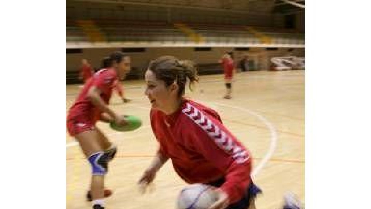 Las jugadoras leonesas durante un entrenamiento