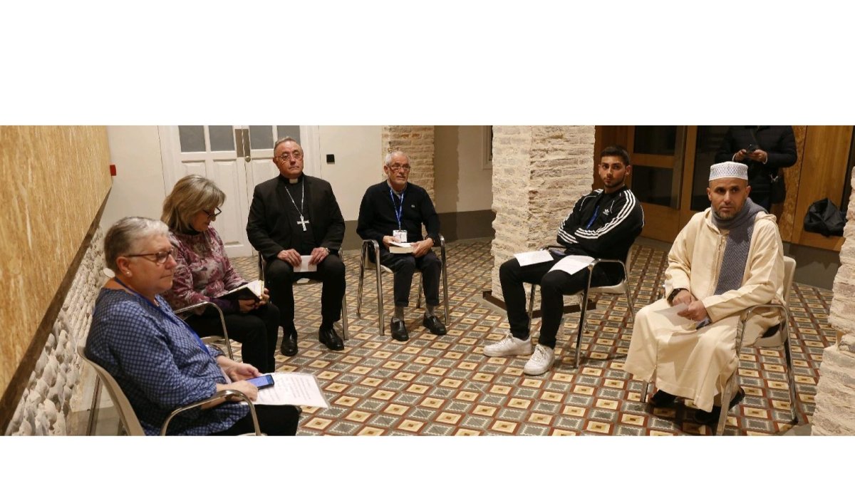 Representantes de las seis religiones. FERNANDO OTERO