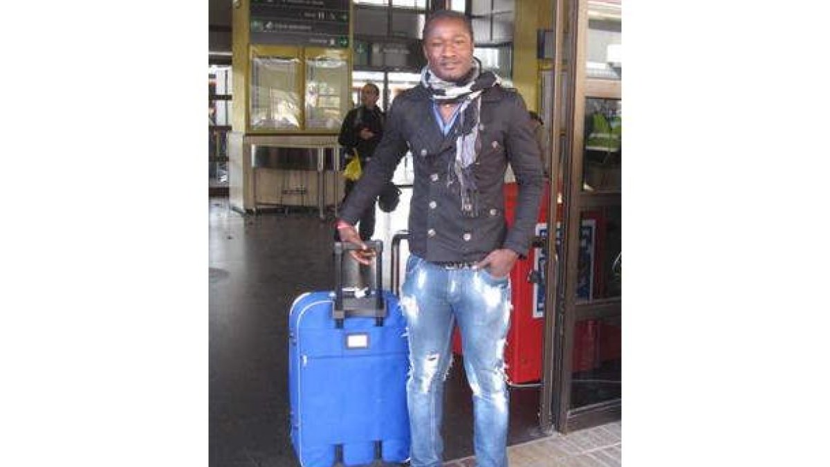 El delantero togolés Arissou Traoré a su llegada a León procedente del fútbol italiano.