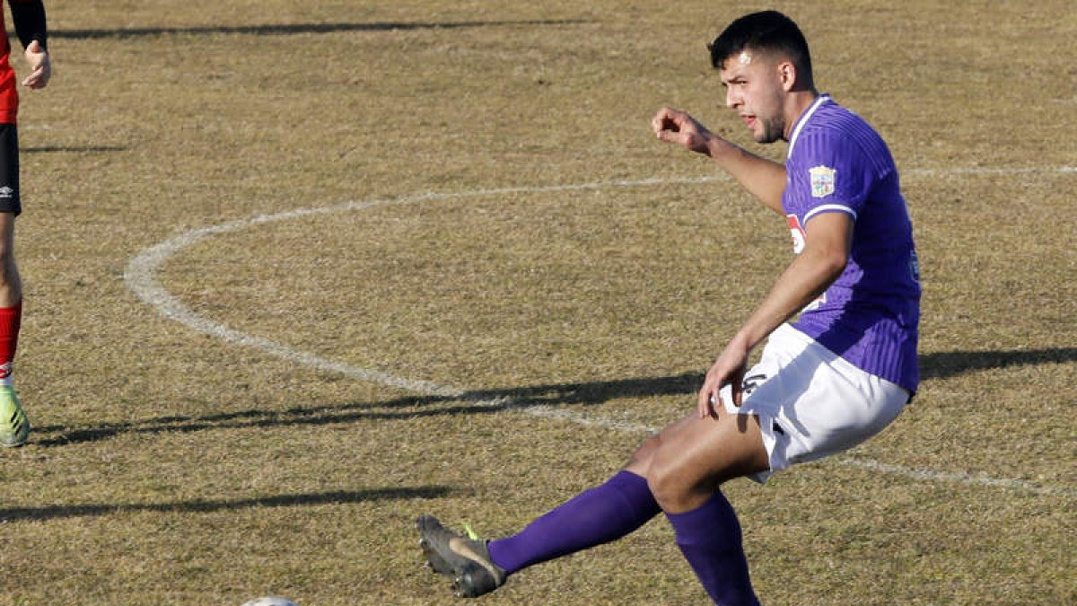 El equipo morado sumó los tres puntos in extremis. MARCIANO PÉREZ