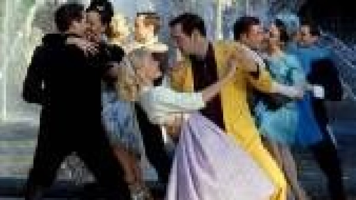 El actor disfruta con su papel de joven «crooner»
