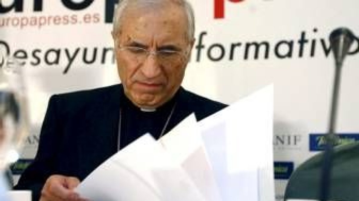 FERNANDO ALVARADO