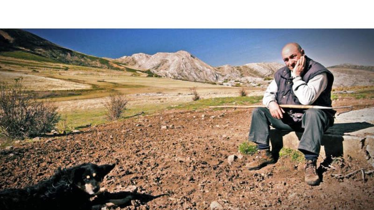 Con José Álvarez, ‘Molina’, pastor de Salce, el equipo grabó la que probablemente sea la última ‘vecera’ (pastoreo comunitario) de la provincia de León.