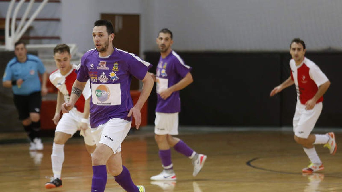 El equipo bañezano sumó tres puntos de oro frente al Tsacianiegu en el derbi. FERNANDO OTERO