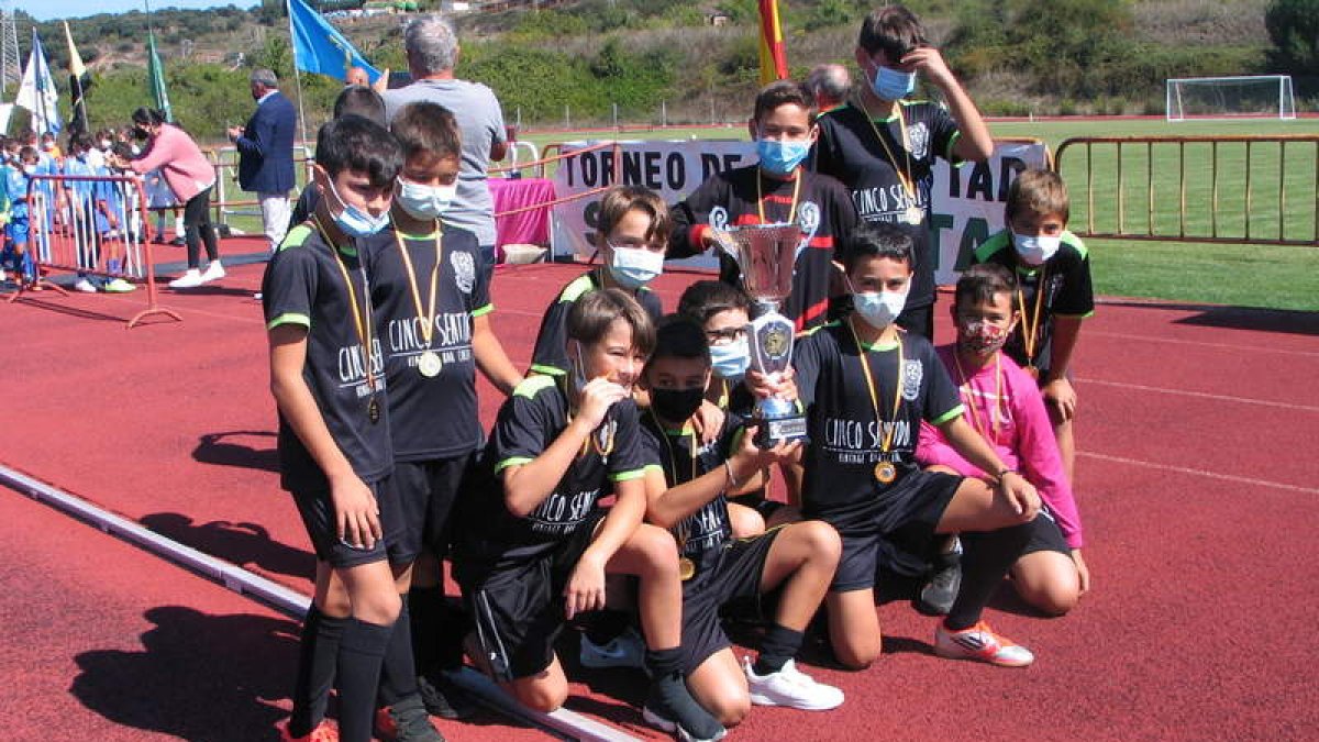 Equipo del Cuatrovientos, campeón alevín. MANUEL MACÍAS