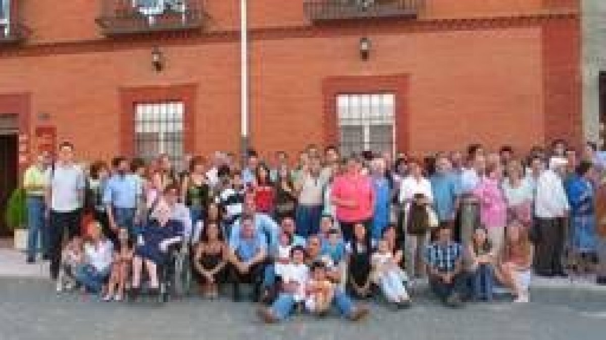 Todos los comensales que acudieron a la celebración de la familia Muñiz-Alique