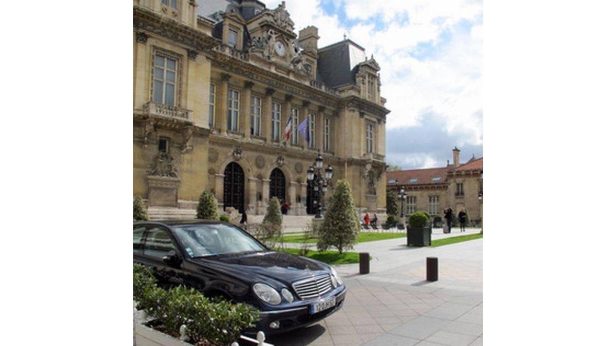 Ayuntamiento de Neuilly.
