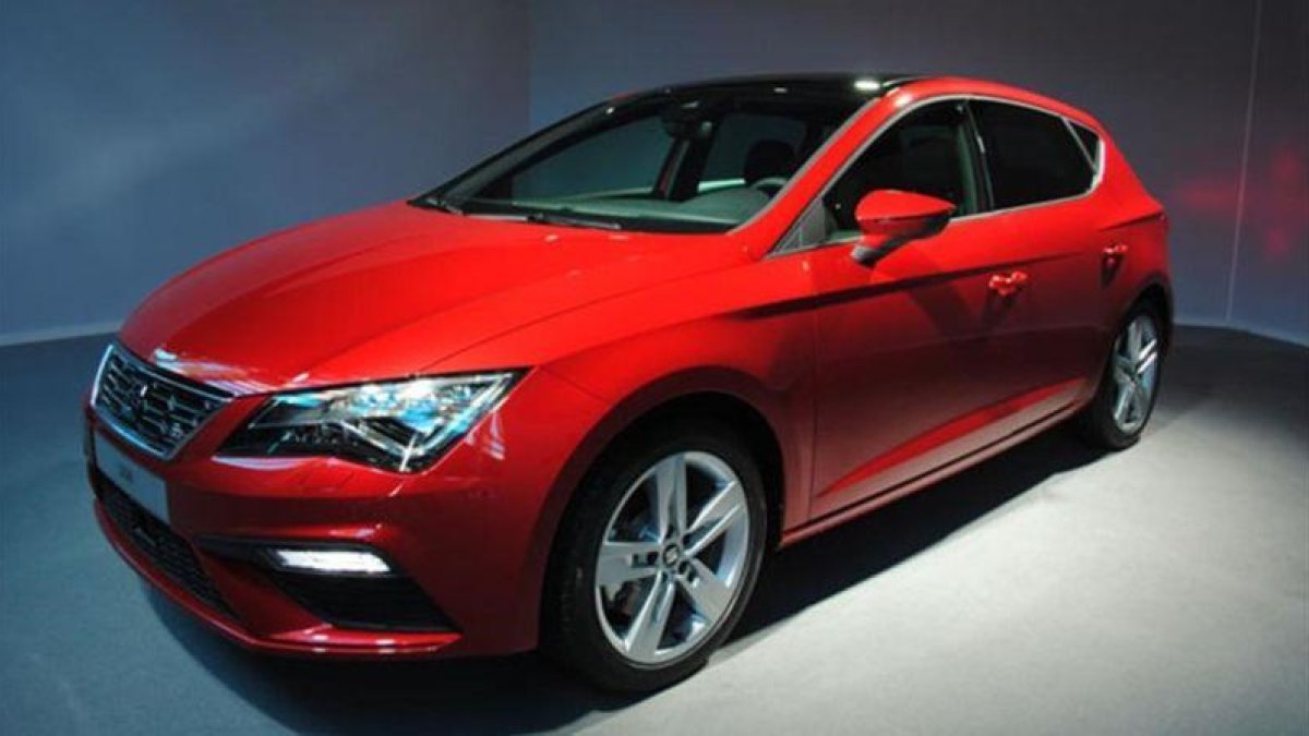 Nuevo Seat León 2017 con un ligero retoque en su frontal.