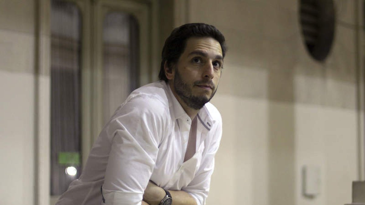 El ingeniero civil y escritor argentino Federico Axat