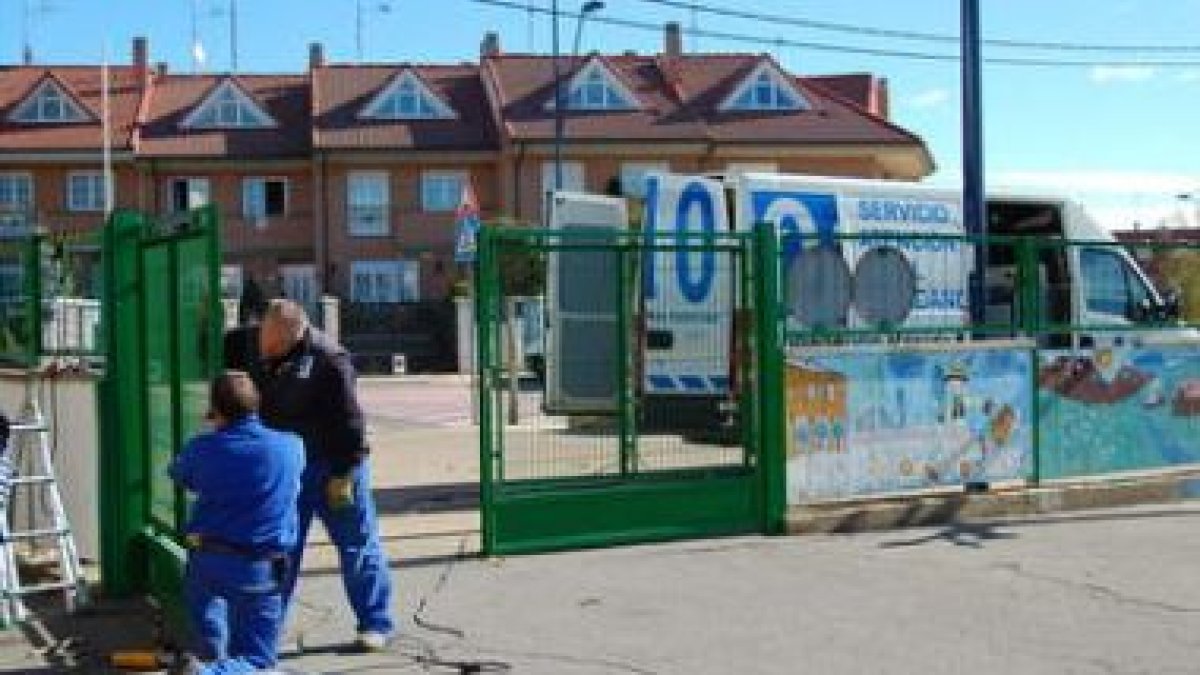 La brigada de Obras trabaja en una reparación solicitada por los ciudadanos al 010.