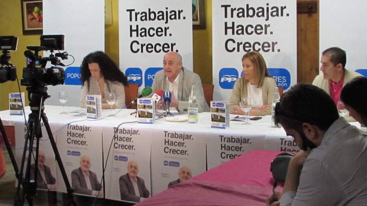 Elena Prieto, Gregorio Chamorro, Noelia Álvarez y Pedro García, en el balance de legislatura.