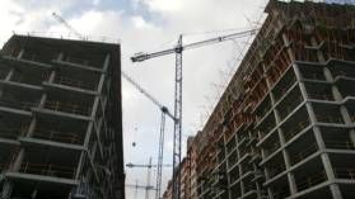 La imagen muestra el estado de obras en el nuevo barrio de Ponferrada