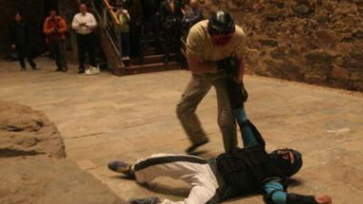 Los exhibición de Bricpol se realizó en una de las dependencias cubiertas del castillo templario de