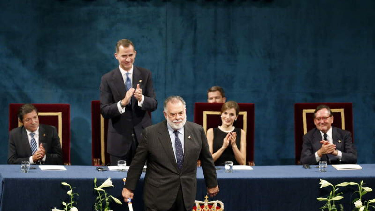 El cineasta Francis Ford Coppola tras recibir de manos del rey Felipe VI el Premio Princesa de Asturias de Las Artes