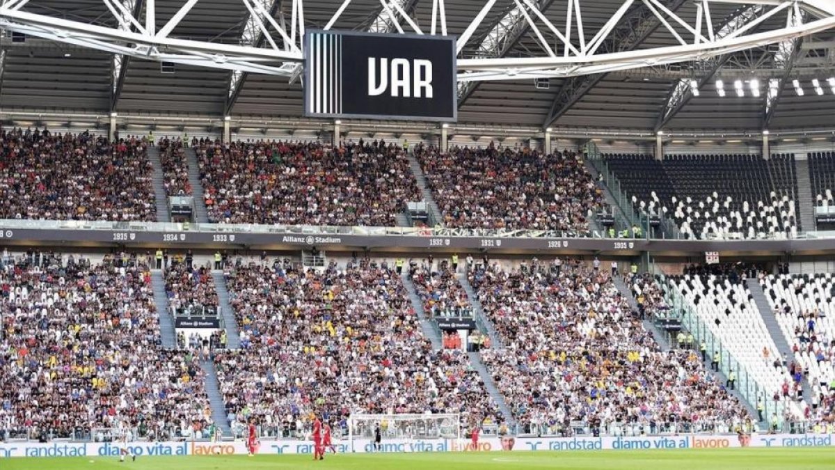 Aviso del uso del VAR en el Juventus-Cagliari de la pasada jornada
