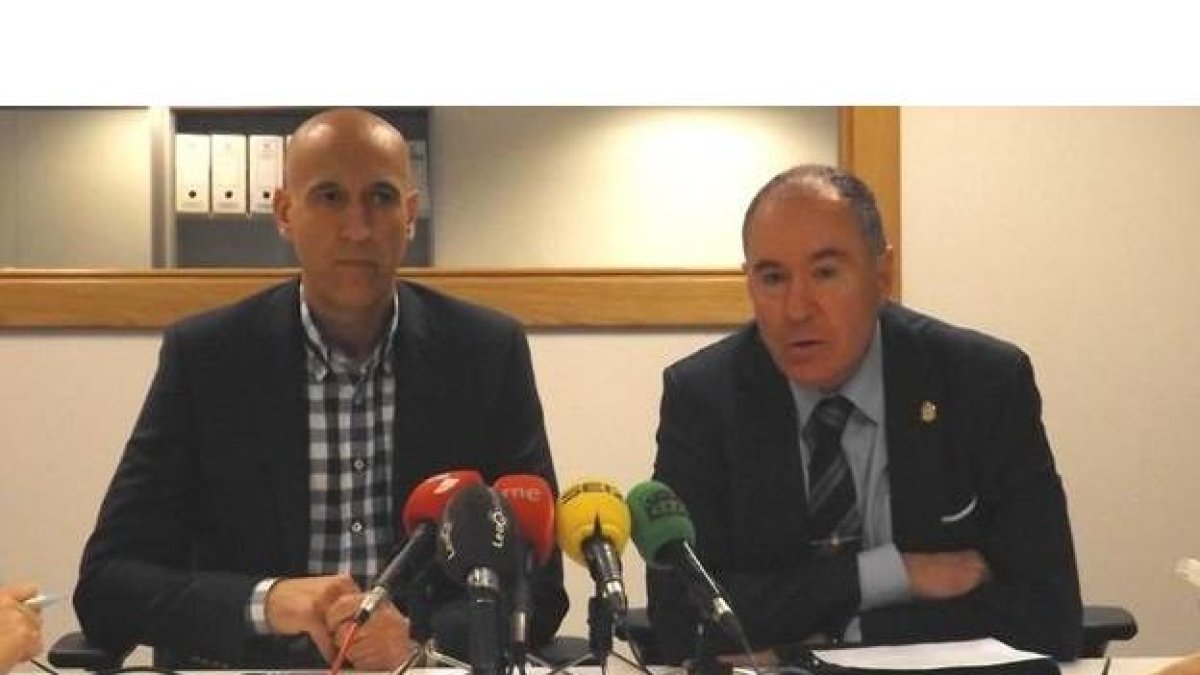 José Antonio Díez y Eduardo López Sendino esta mañana, en la rueda de prensa que han dado juntos. DL