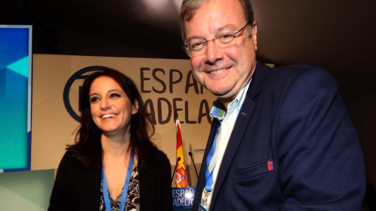 Antonio Silván con Andrea Levy.
