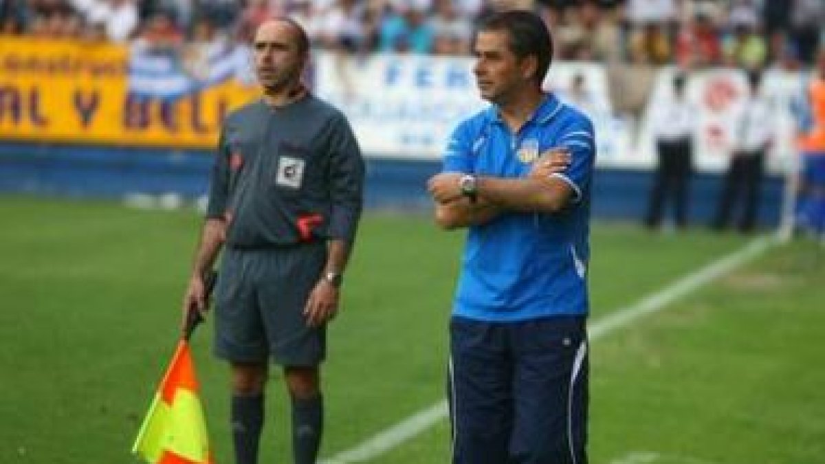 Natxo González, a la derecha, en El Toralín.