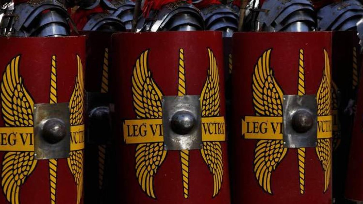 Desfile que recrea a soldados romanos de la Legio VI, la que fundó la ciudad de León.