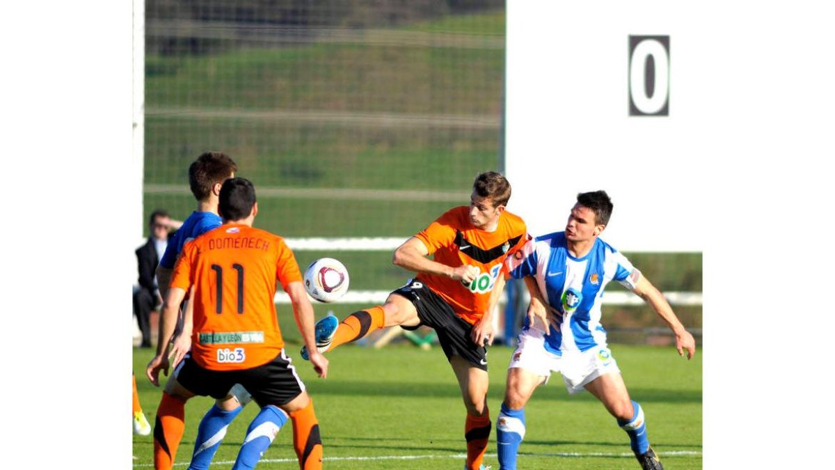 Mayordomo inauguró el marcador en el triunfo del 2011 por 0-3 ante la Real Sociedad B. DL