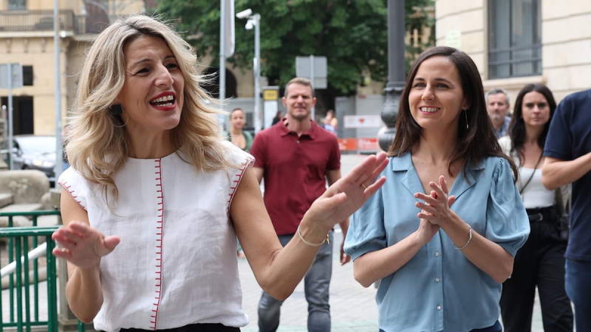 Imagen de Yolanda Díaz e Ione Belarra en la campaña electoral. VILLAR LÓPEZ