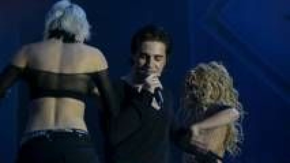 Bustamante en un momento de su concierto en el León Arena en el verano del 2004