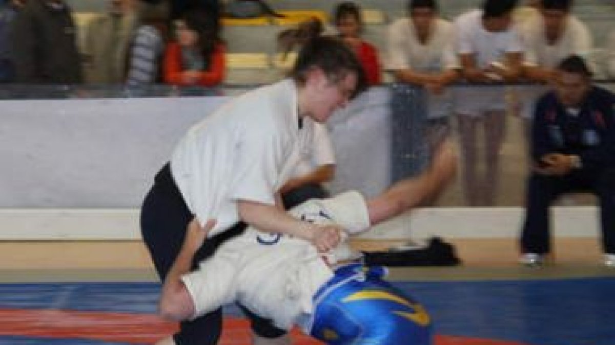 Antonio Pérez campeón de Europa en backhold en su primera cita con las Luchas Celtas.