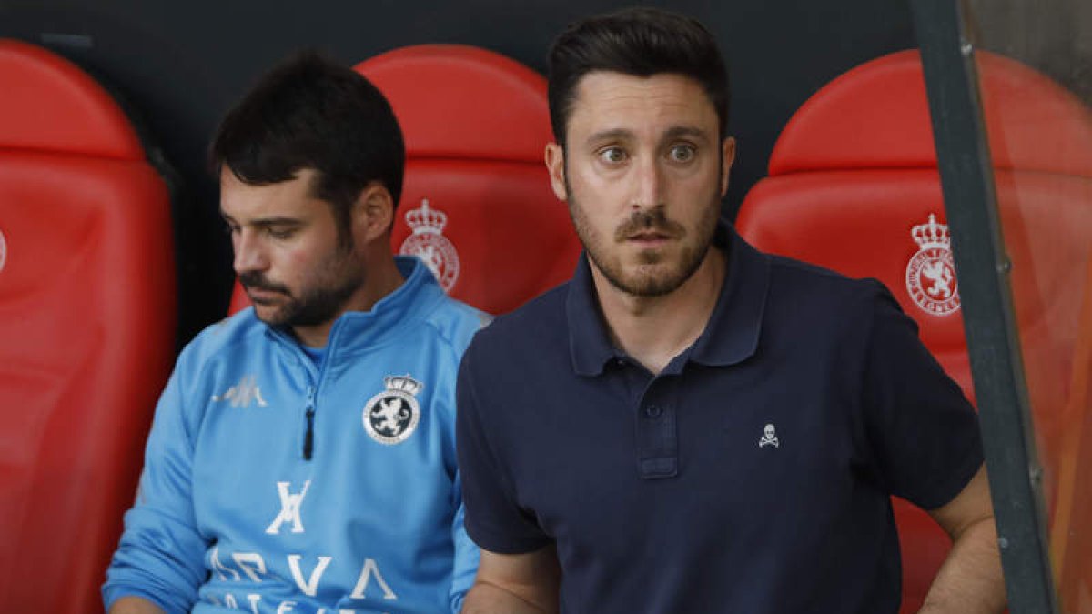 Israel Martínez cuenta para el banquillo del filial astur. FERNANDO OTERO