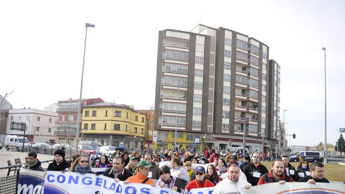 La manifestación, en su salida desde Michaisa camino de Fernández Ladreda.
