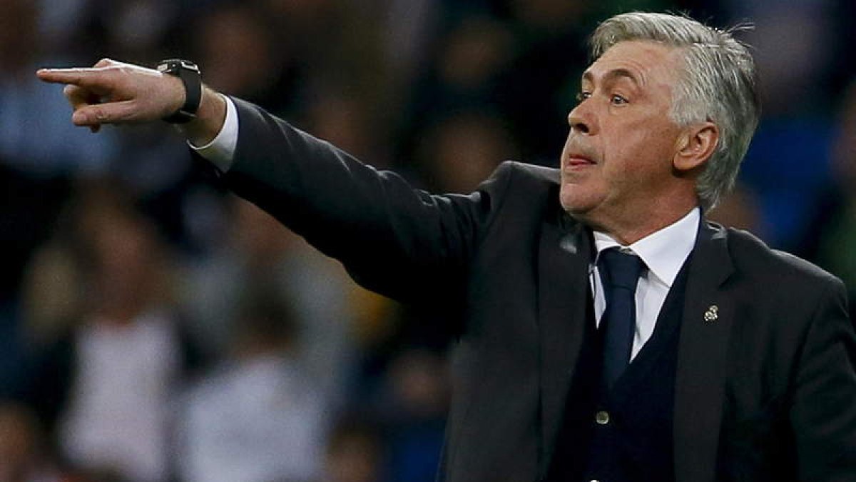 Ancelotti medita cambiar su sistema a un 4-4-2.